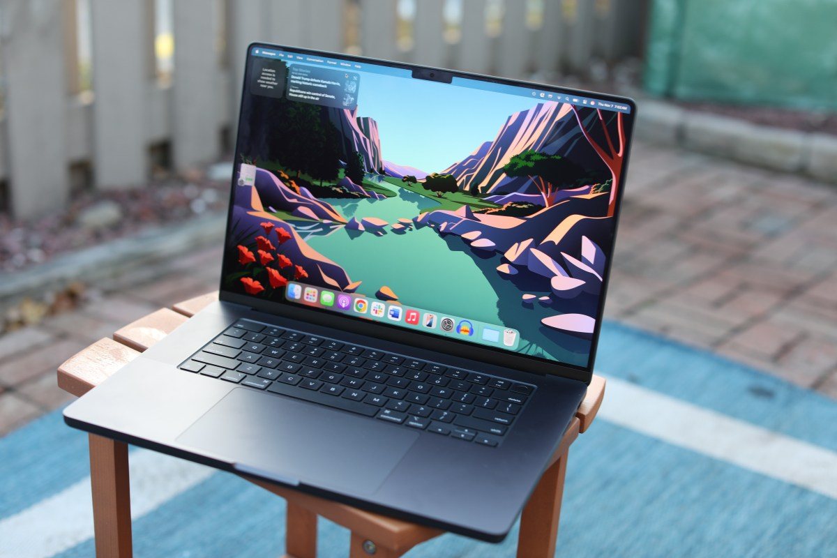 MacBook Pro 16" Ansicht 4